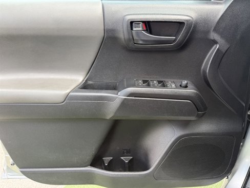 Used 2022 Toyota Tacoma SR5 image 27