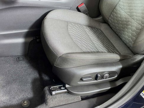Used 2020 Chevrolet Equinox LT image 16