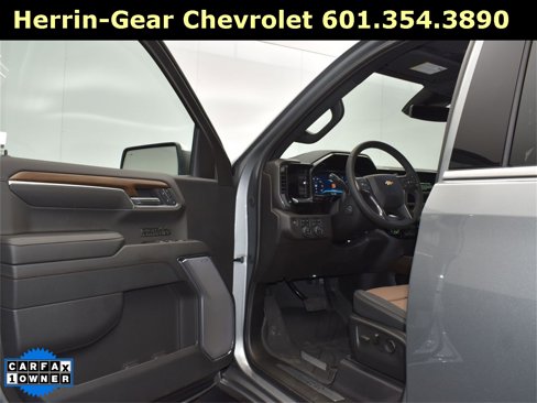 Used 2024 Chevrolet Silverado 1500 High Country w/ High Country Premium Package image 11