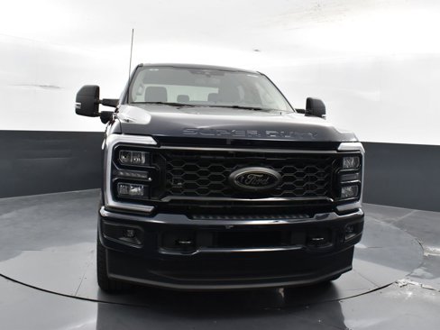New 2025 Ford F350 XLT image 3