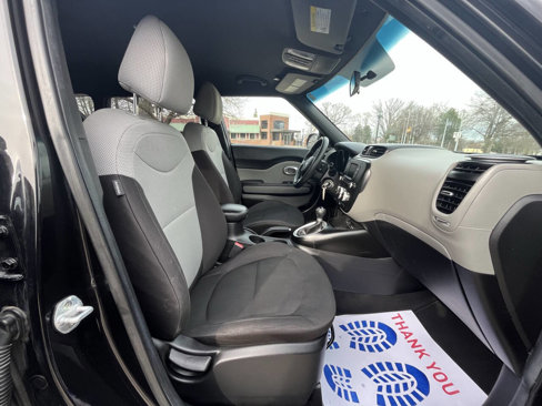 Used 2018 Kia Soul image 12