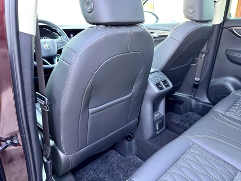 Used 2023 Buick Envision Avenir image 22