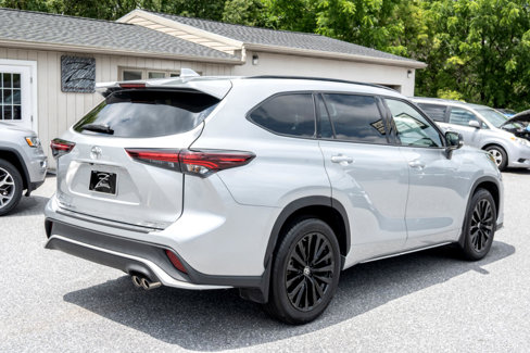 Used 2024 Toyota Highlander XSE image 11