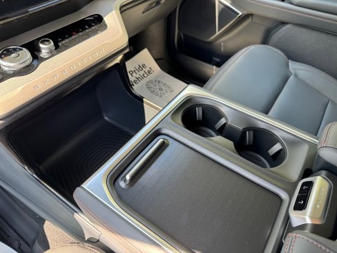 New 2025 Ford Expedition Active image 20