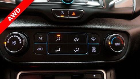 Used 2024 GMC Terrain SLE image 17