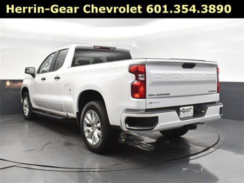 Used 2023 Chevrolet Silverado 1500 Custom image 5
