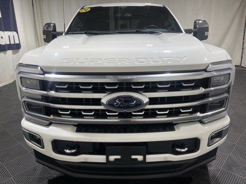 Used 2024 Ford F250 Platinum image 2