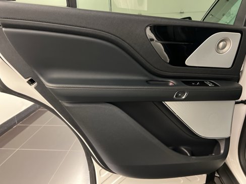 New 2025 Lincoln Aviator Reserve w/ Equipment Group 201A image 35