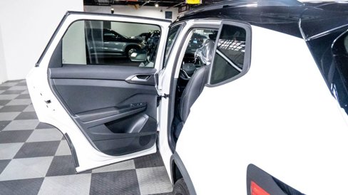 New 2025 Volkswagen Taos SE image 11