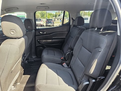 Certified 2023 GMC Acadia SLE w/ Driver Convenience Package image 15