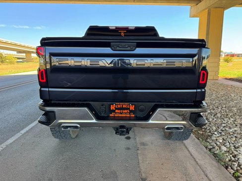 Used 2022 Chevrolet Silverado 1500 LT w/ Z71 Off-Road Package image 4