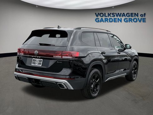 New 2025 Volkswagen Atlas Peak Edition SE image 11