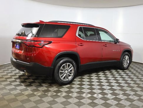 Used 2023 Chevrolet Traverse LT image 5