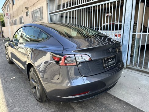 Used 2023 Tesla Model 3 Standard Range image 8