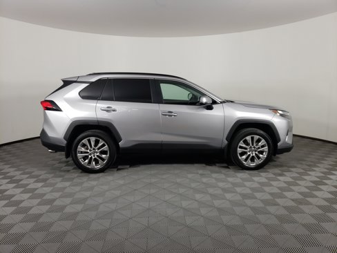 Used 2024 Toyota RAV4 XLE Premium image 3