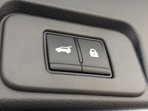 Used 2025 Nissan Rogue SL w/ SL Premium Package image 17