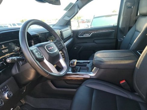 Used 2025 GMC Sierra 1500 Elevation w/ Elevation Premium Package image 4