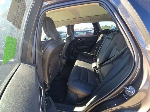 Certified 2025 Volvo XC60 B5 Plus image 6