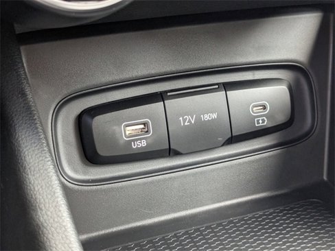 Used 2025 Hyundai Venue SE image 24
