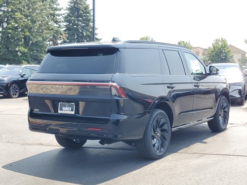 New 2025 Lincoln Navigator Reserve w/ Jet Appearance Package image 4