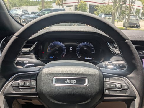 New 2025 Jeep Grand Cherokee Limited image 31