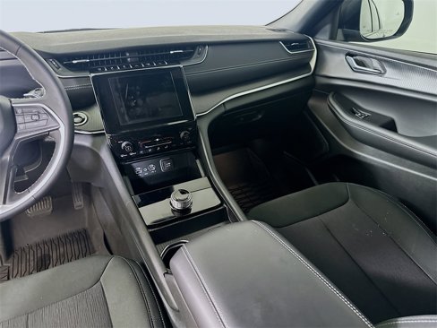 Used 2025 Jeep Grand Cherokee L Laredo image 20