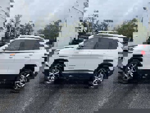 Used 2017 Jeep Cherokee Limited image 4