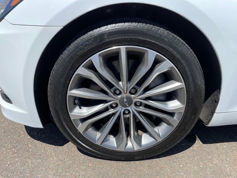 Used 2015 Hyundai Genesis 3.8 image 30