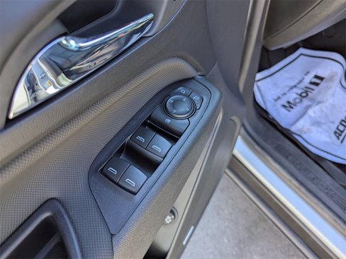 Certified 2022 Chevrolet Equinox RS w/ RS Leather Package image 11