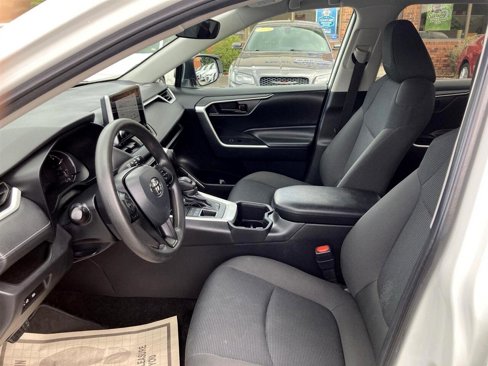 Used 2024 Toyota RAV4 LE image 8