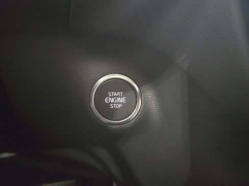 New 2026 Volvo XC40 B5 Core w/ Climate Package image 15