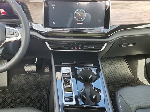New 2025 Volkswagen Atlas SEL image 13