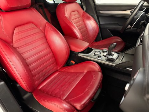 Used 2022 Alfa Romeo Stelvio Veloce image 39