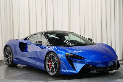 Used 2025 McLaren Artura Spider image 3