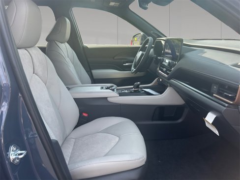 New 2025 Toyota Grand Highlander AWD Hybrid image 17