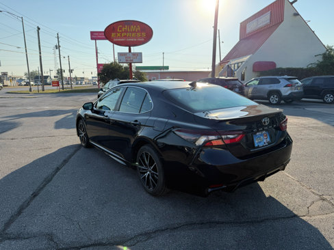 Used 2024 Toyota Camry SE image 10