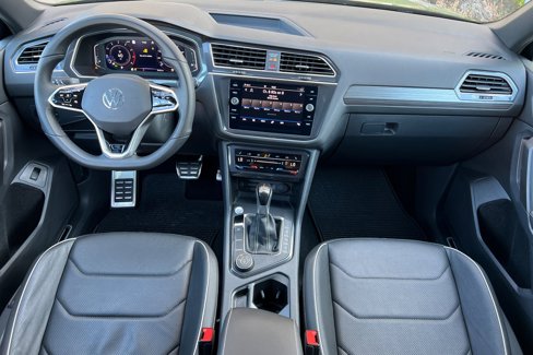 Certified 2022 Volkswagen Tiguan SEL R-Line image 13