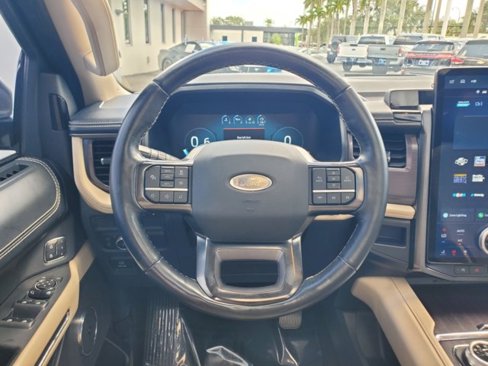 Certified 2022 Ford Expedition Platinum image 18