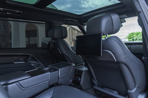 Used 2025 Land Rover Range Rover Long Wheelbase Autobiography image 31