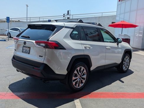 Certified 2022 Toyota RAV4 XLE Premium image 8