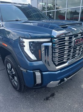 Used 2024 GMC Sierra 3500 Denali w/ Denali Reserve Package image 9