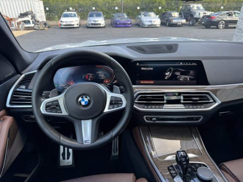 Used 2019 BMW X5 xDrive50i w/ M Sport Package image 21
