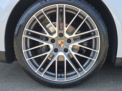 New 2025 Porsche Panamera 4 image 12