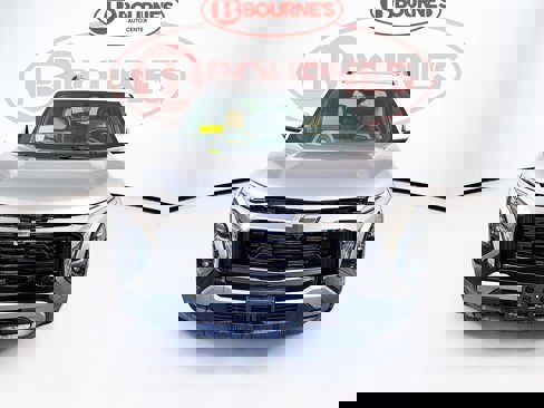 Used 2025 Chevrolet Equinox ACTIV w/ Safety and Technology Package image 5