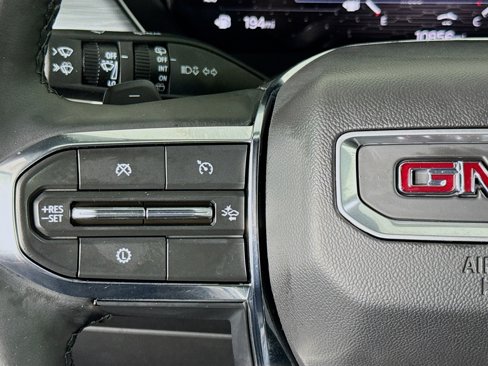 Used 2025 GMC Acadia Elevation image 13