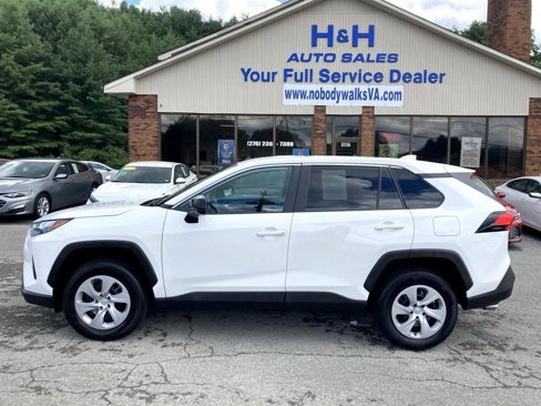 Used 2024 Toyota RAV4 LE image 6