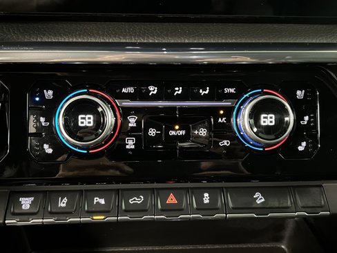 Used 2024 GMC Sierra 3500 Denali w/ Technology Package image 43