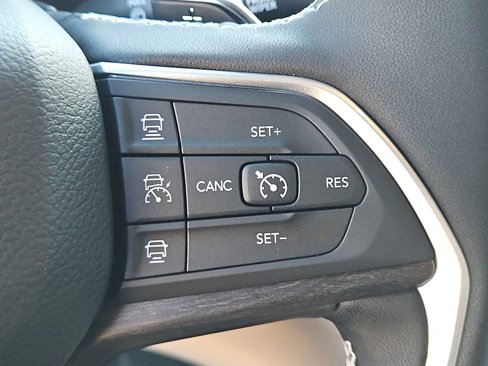 New 2025 Jeep Grand Cherokee Limited 4xe w/ Luxury Tech Group II image 22