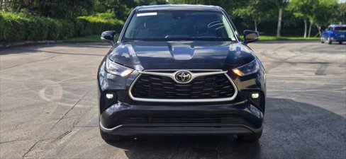 Used 2024 Toyota Highlander LE image 11