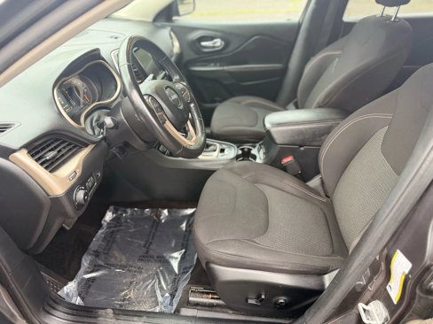 Used 2016 Jeep Cherokee 75th Anniversary image 14